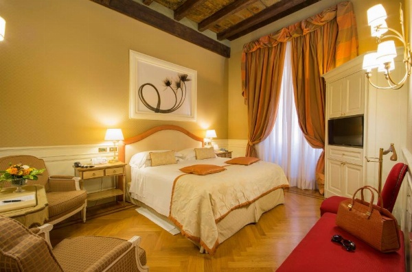Hotel Corona d'Oro image 8